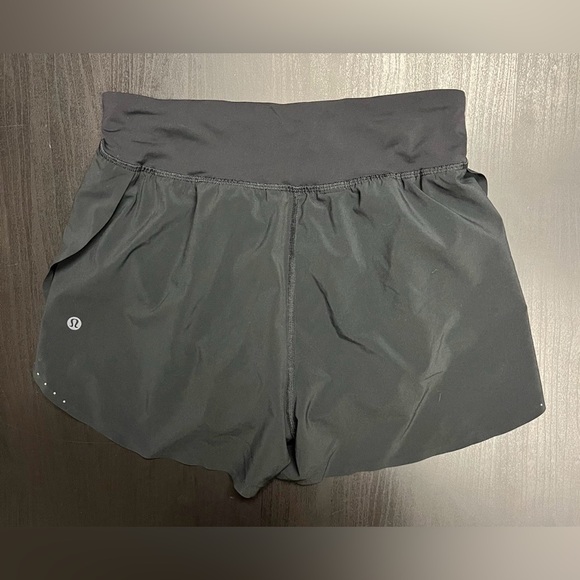 Lululemon Fast and Free Reflective High-Rise Classic-Fit Short 3" - Sz 4 - Picture 6 of 6